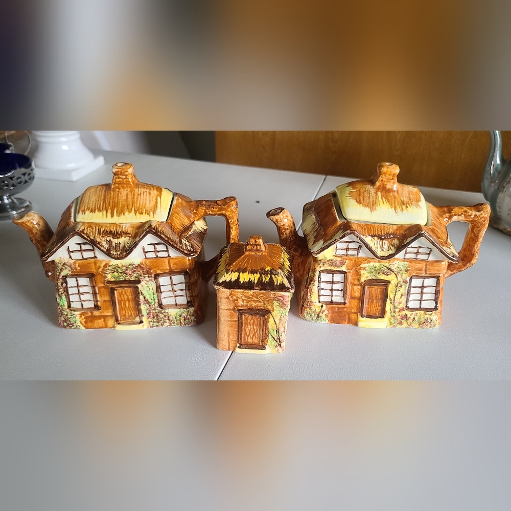Vintage teapot set